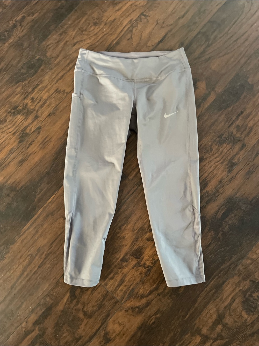 women  Active Crop Leggings in Light Gray